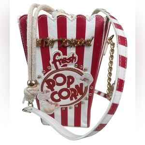 Betsey Johnson 🔥🔥RARE🔥🔥Red and White Butter me Up Popcorn Crossbody Bag